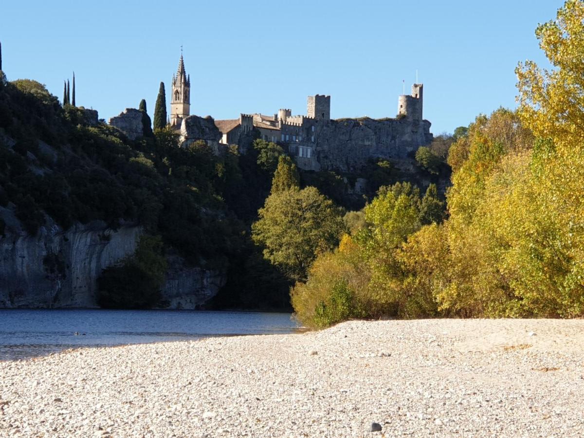 Le Clos Du Grand Chene - Gites 4 Etoiles - Saint-Marcel-d'Ardeche Buitenkant foto